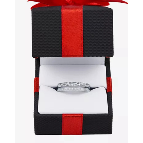 Ladies Diamond natural ring Sterling Silver 925 Band Size 7 - Picture 3 of 3